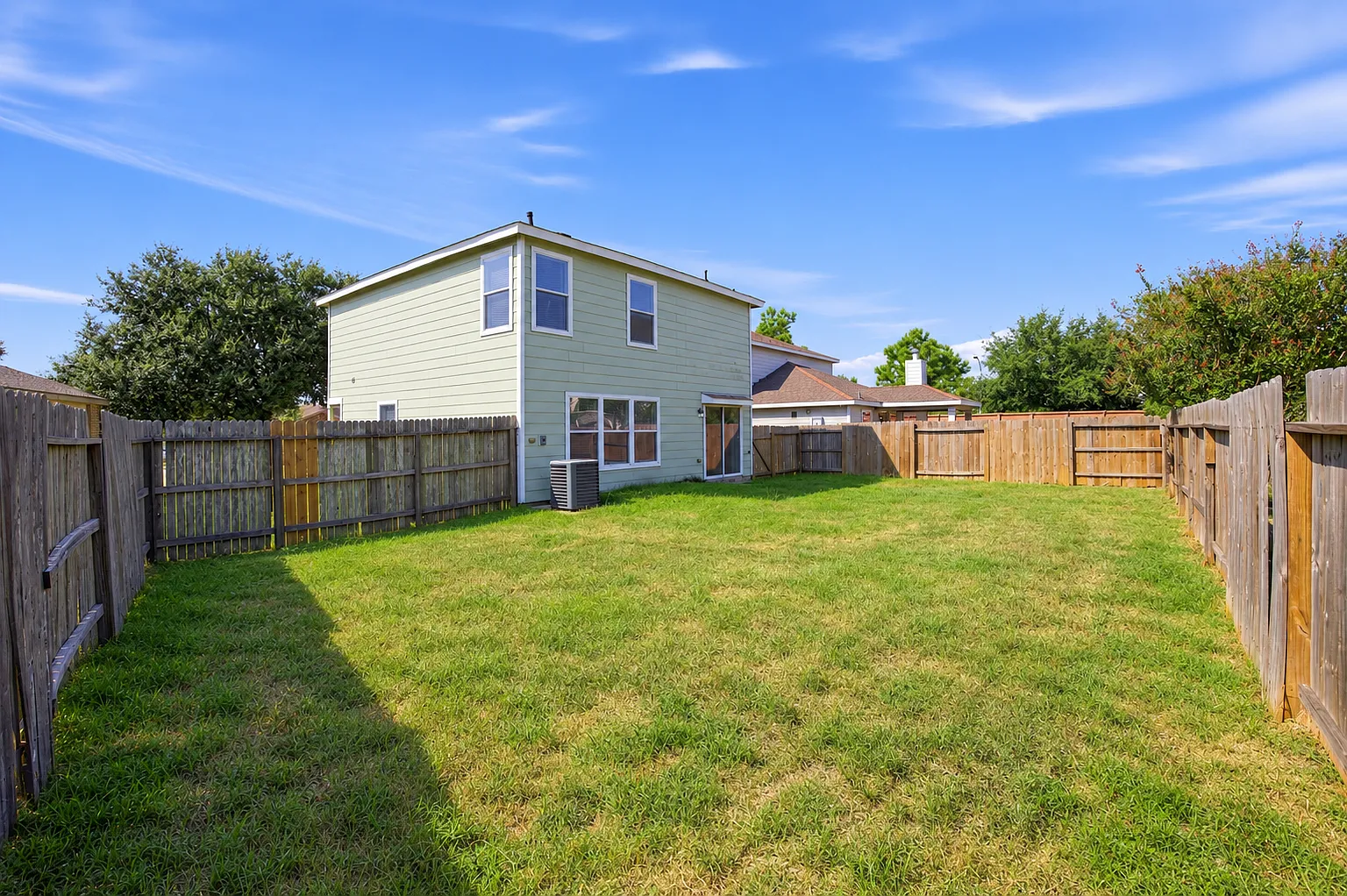 3 bed, 2.5 bath, 1725 sqft, $2,640 — Photo 3
