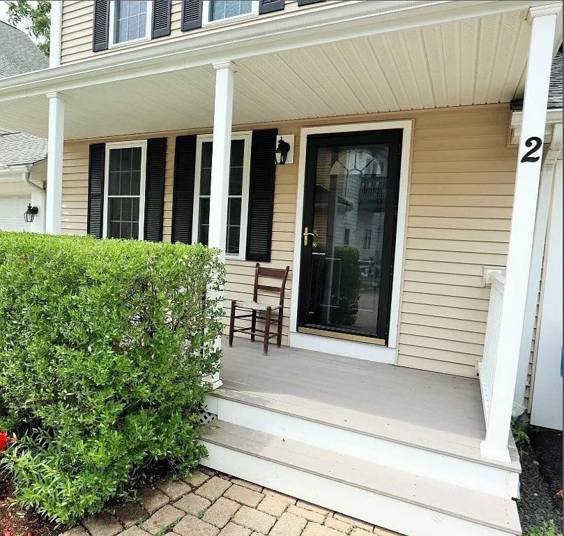 2 bed, 1.5 bath, 1350 sqft, $3,300 — Photo 1