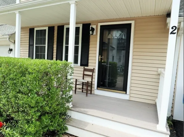 90 Central St #2, East Bridgewater, MA 02333