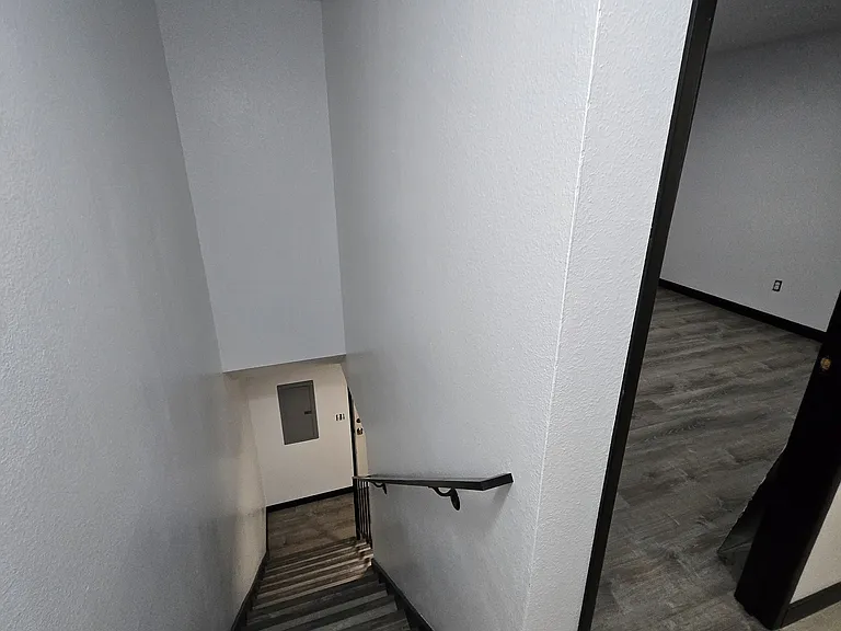 404 SW 1st St #5 — Photo 9