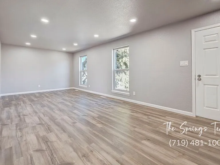 6460 Bugle Dr — Photo 9
