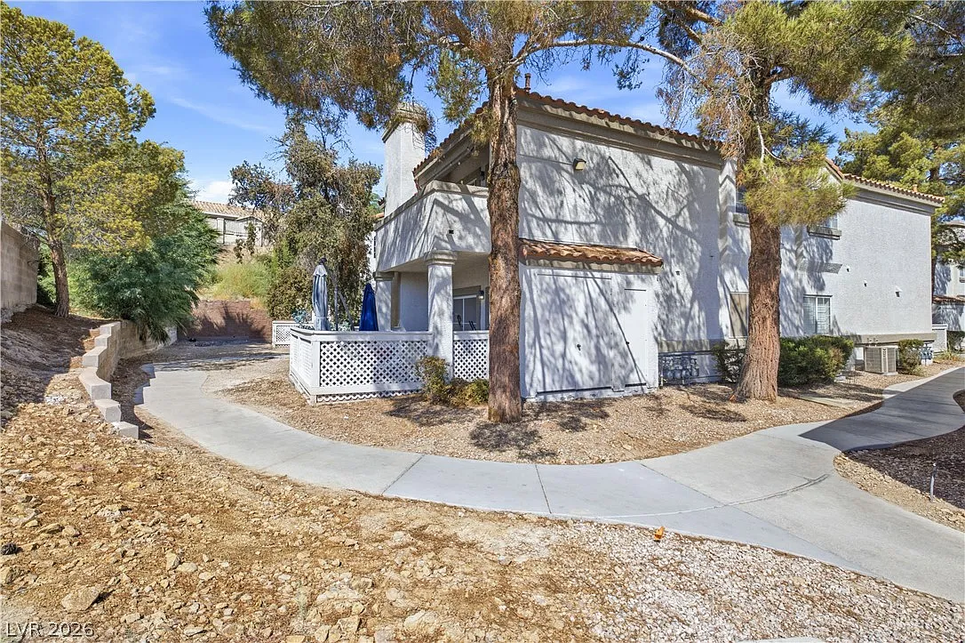2 bed, 2.0 bath, 950 sqft, $1,650 — Photo 4