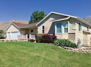 1602 E Breeze Dr, Lake Point, UT 84074