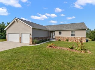 3902 Mio Dr, Lake Orion, MI 48359