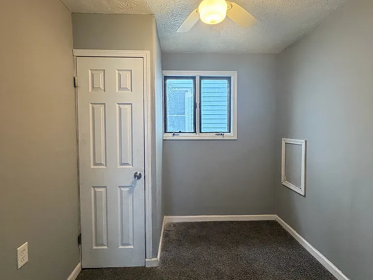13814 Durkee Ave — Photo 11