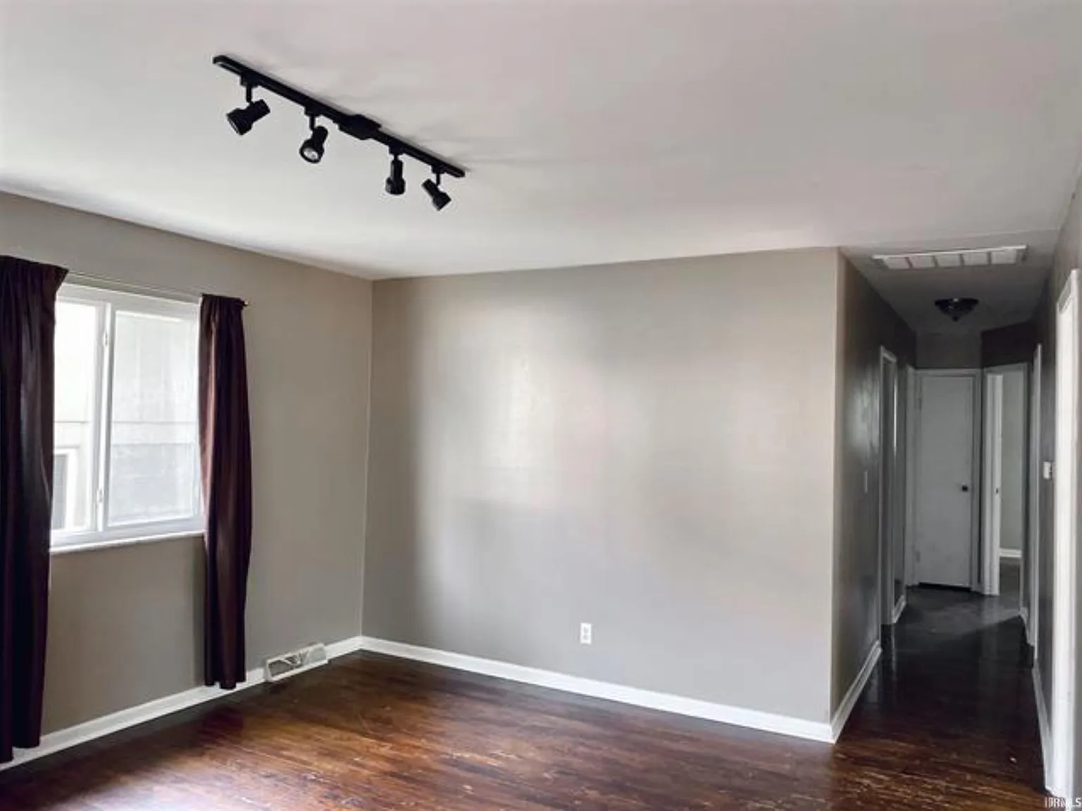 3 bed, 1.5 bath, 1200 sqft, $1,750 — Photo 3
