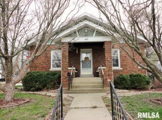 405 S Webster St, Taylorville, IL