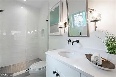 1415 Oak St NW #202 — Photo 13