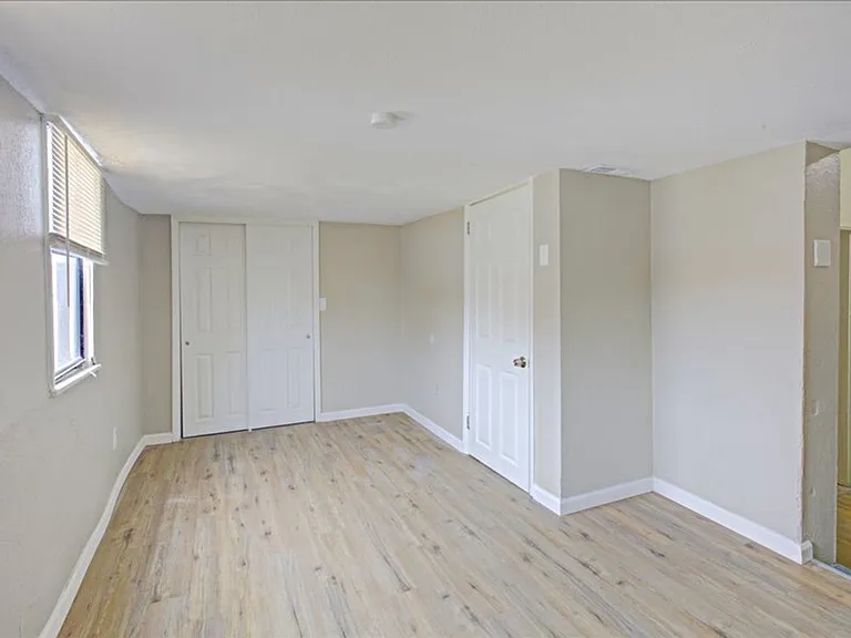 6730 Vermont Ave — Photo 4