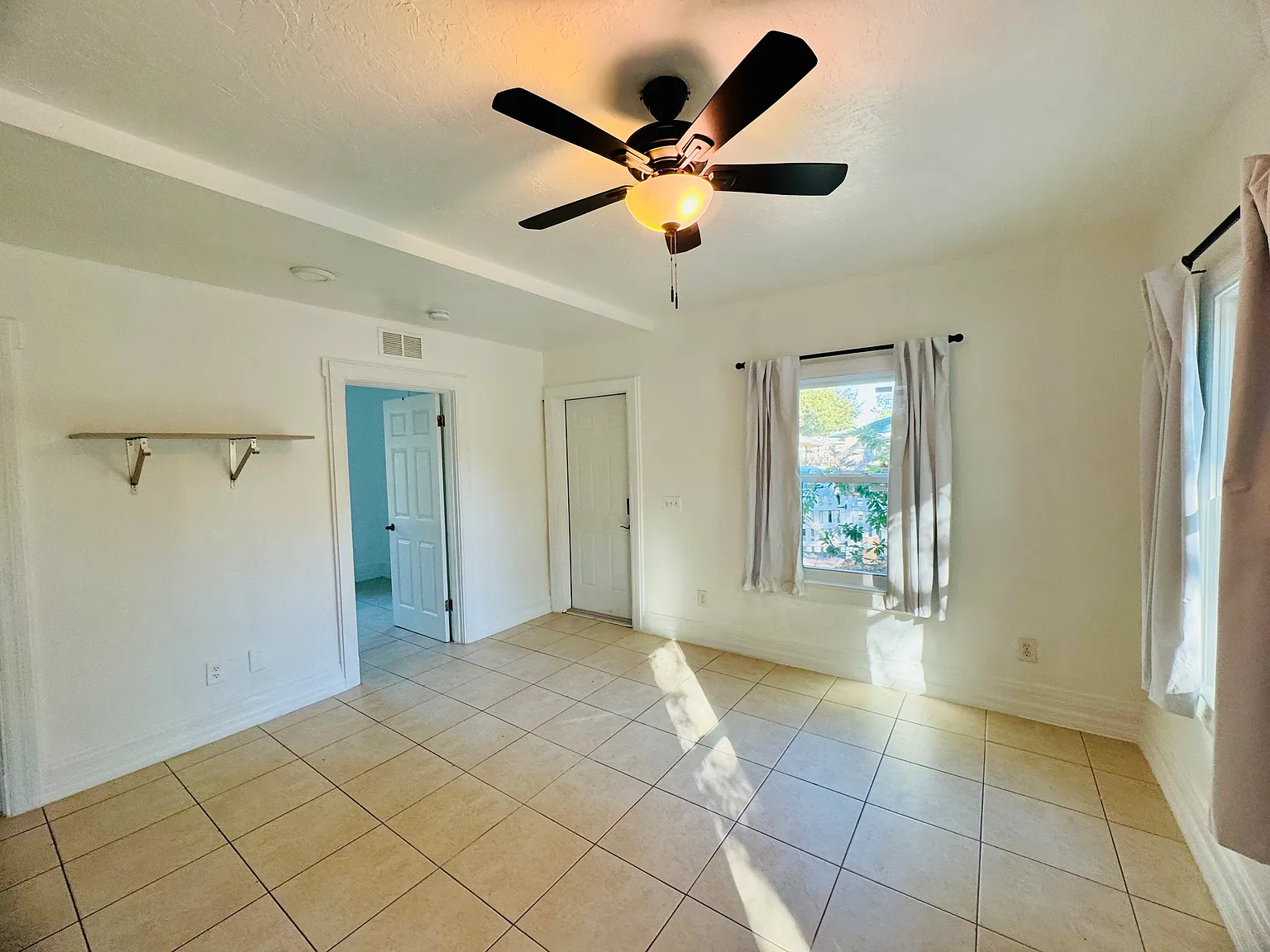 1 bed, 410 sqft, $1,245 — Photo 3