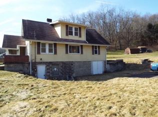 1122 Poke Run Church Rd, Apollo, PA 15613