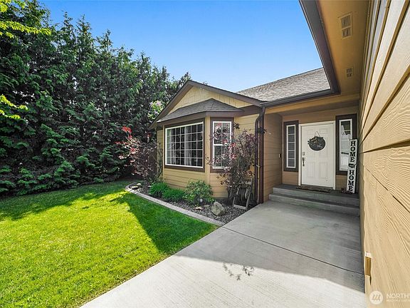 3rd image of 442 Copley Drive