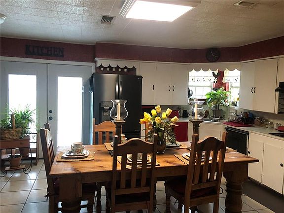 3rd image of 5005 Gilbert Dr
