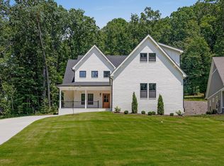 2525 NE Parkside Pl, Cleveland, TN 37312