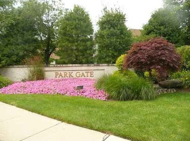 74 Park Gate Dr — Photo 13