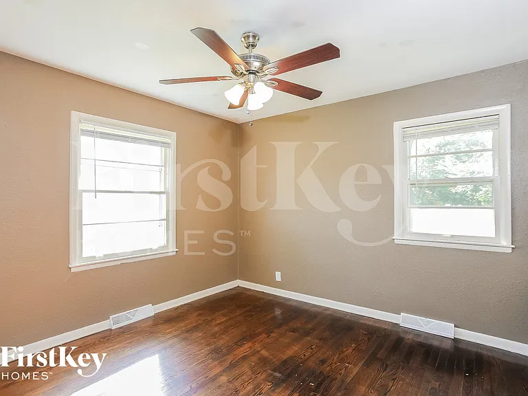 8700 E 87th St — Photo 11