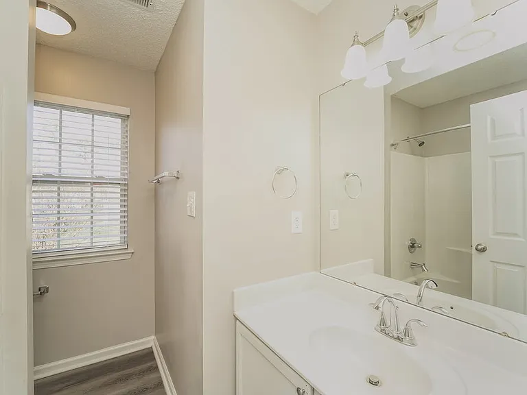 297 Patrick Ave SW — Photo 16