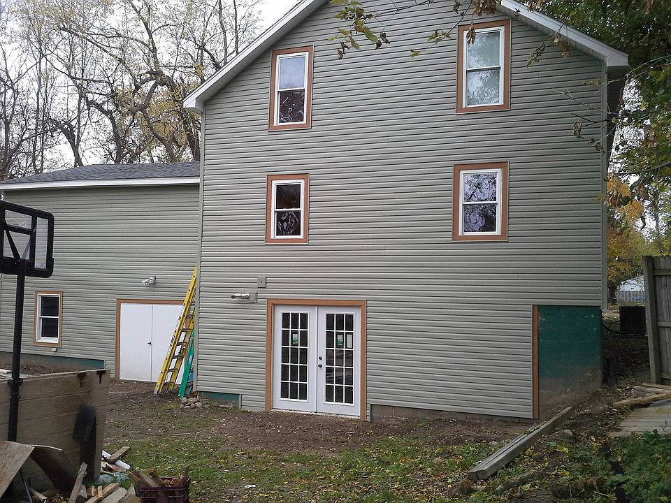 1st image of 711 E South St