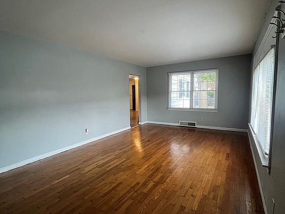 3rd image of 2775 Sherman Rd