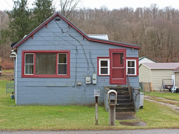 446 Pennsylvania Ave, Colliers, WV 26035