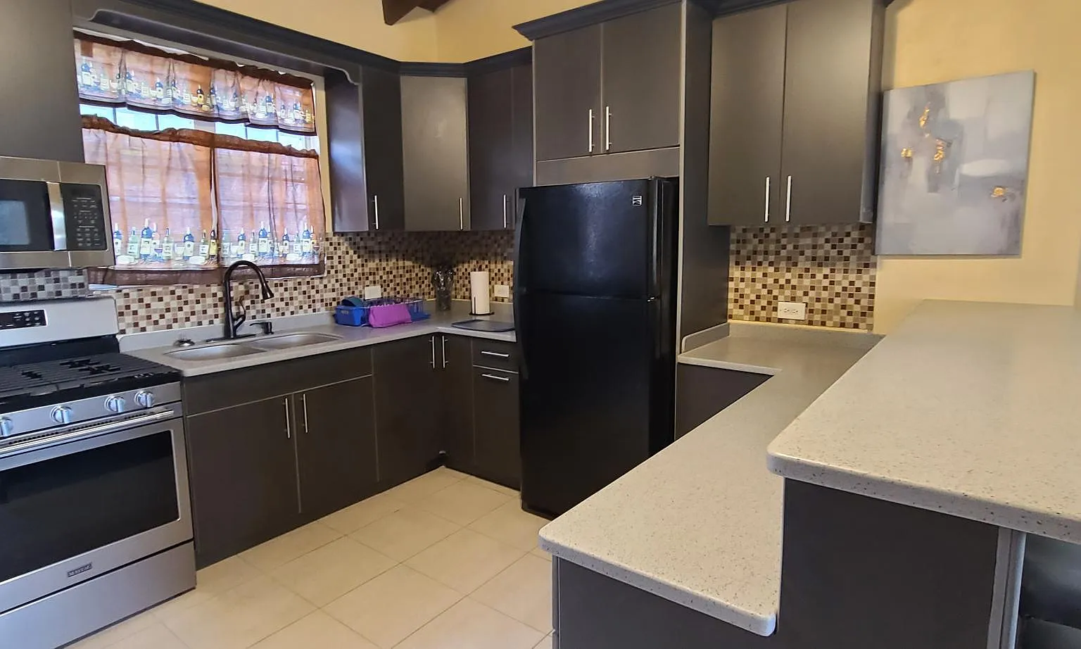 2 bed, 850 sqft, $2,500 — Photo 2