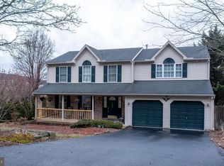 903 Billy Dr, Sinking Spring, PA 19608