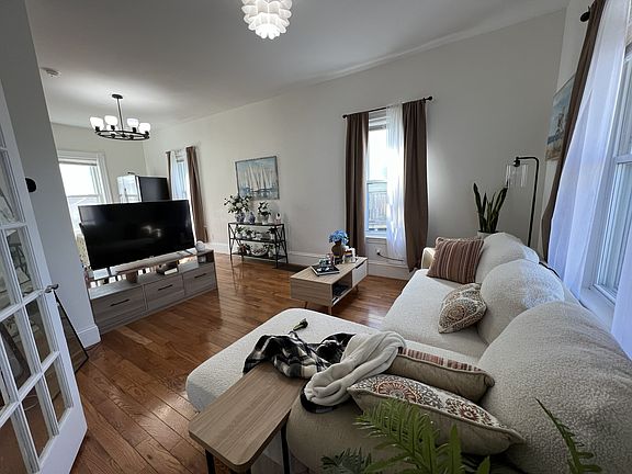 3rd image of 20 Bradstreet Ave #1