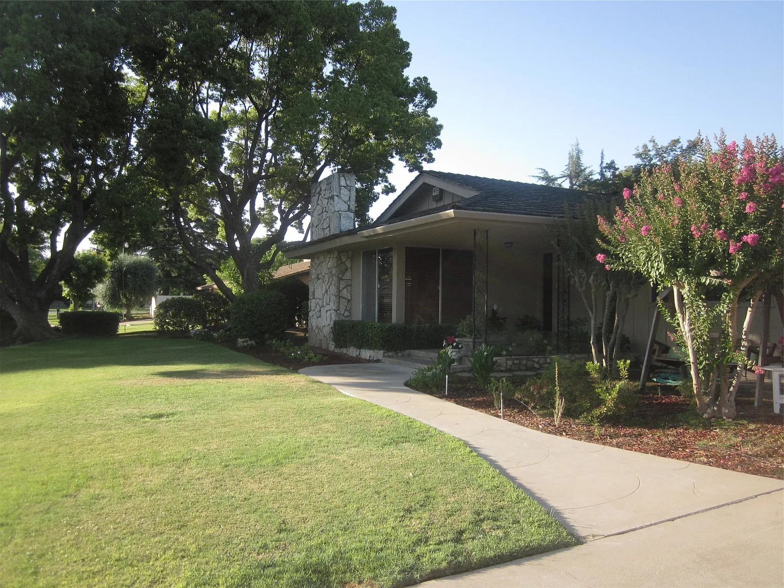 1371 W Tenaya Way photo 1