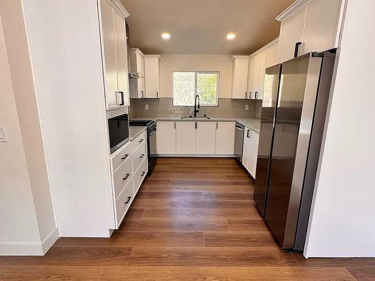1321 Nadine Way — Photo 7