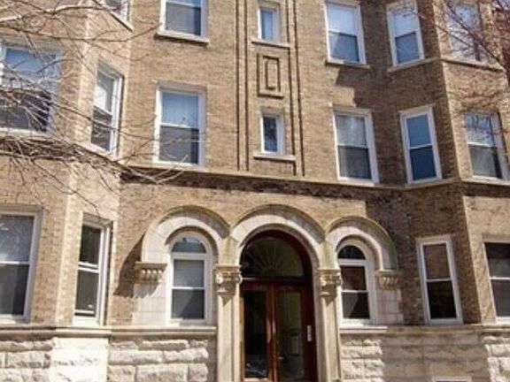 2nd image of 1543 N Leavitt St #3N