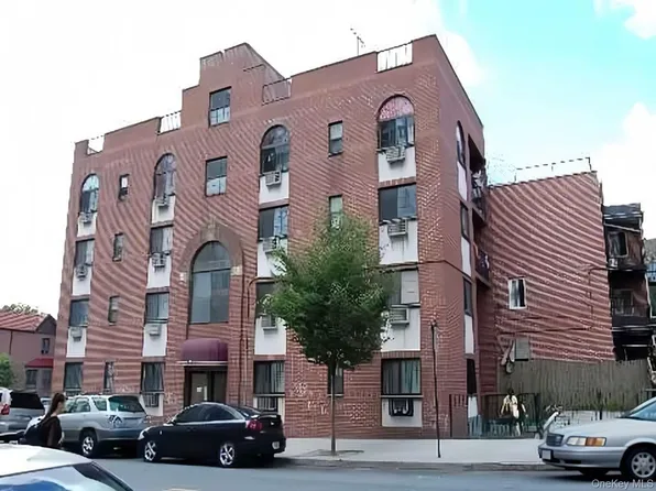 4260 Colden Street #3A, Flushing, NY 11355