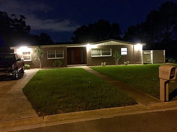 3rd image of 220 W 108th Ave