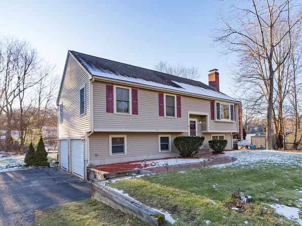 36 George St, Plainville, MA 02762