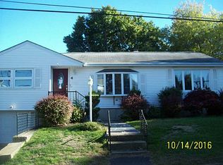 4 Yale Ave, Johnston, RI 02919