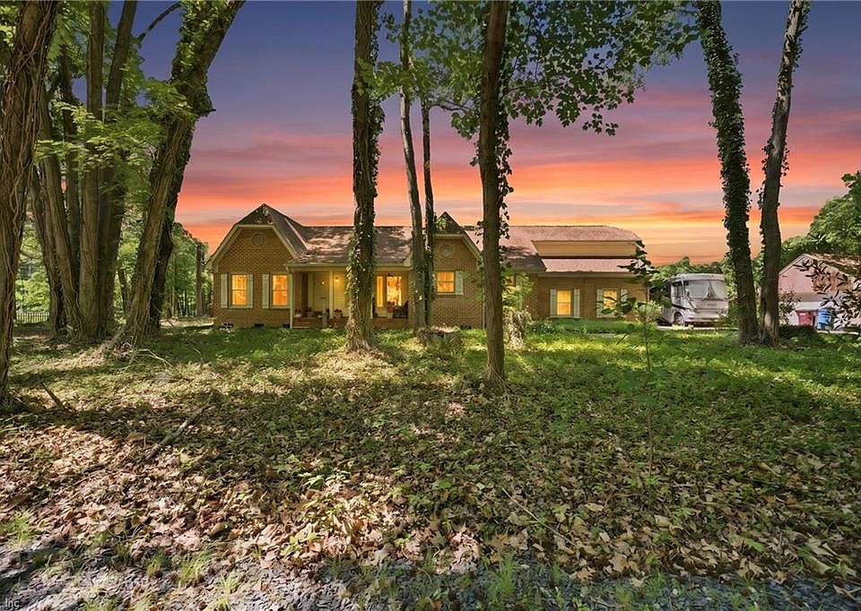 1st image of 645 Ravenwoods Dr