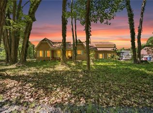 645 Ravenwoods Dr, Chesapeake, VA 23322