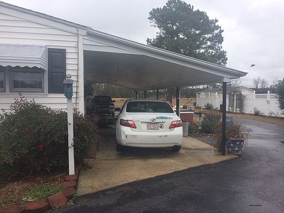 Back view/ carport