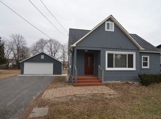 211 W State Rd, Island Lake, IL 60042