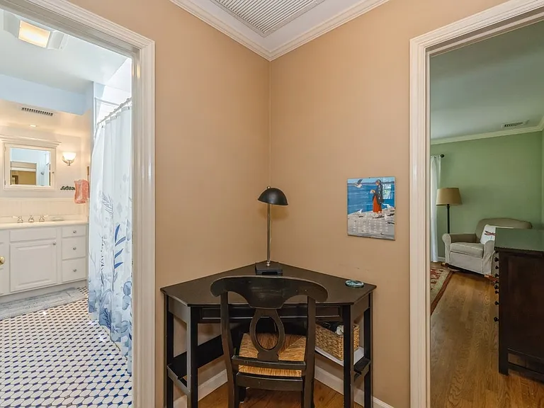 102 Hand Ln — Photo 10