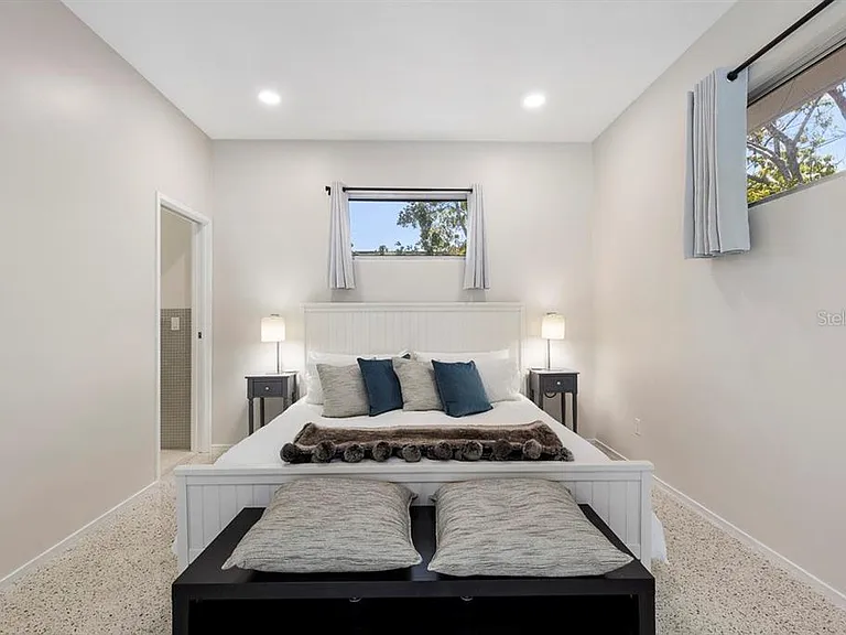 1165 Morningside Pl — Photo 21