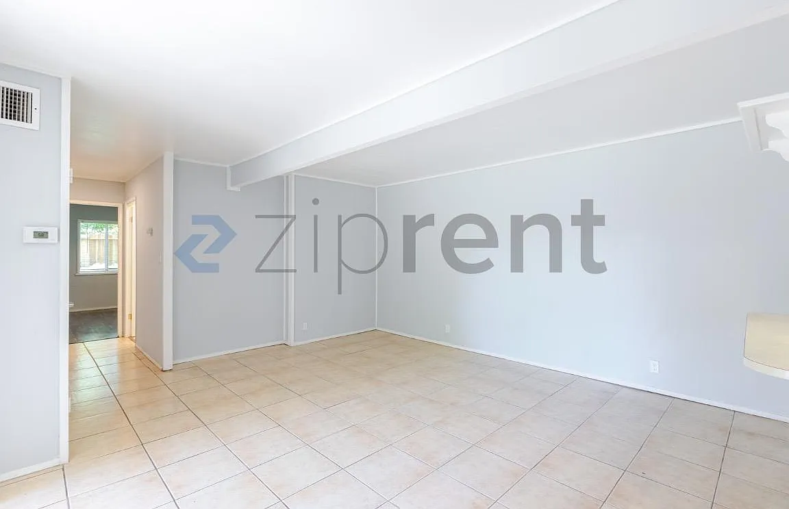 3 bed, 1250 sqft, $2,599 — Photo 4