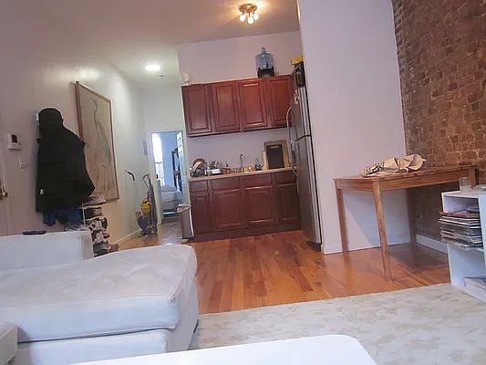 2nd image of 425 Wythe Ave APT 4