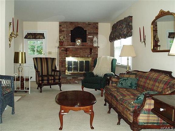 5th image of 2737 Larkspur St