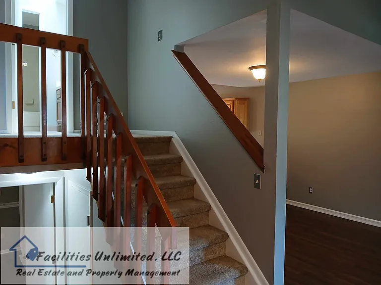 4515 Seaway Cir — Photo 3