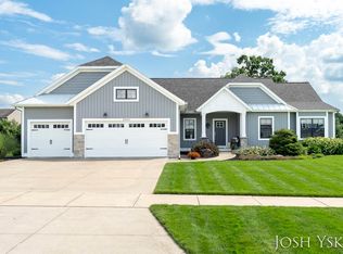 2464 Bridle Way NE, Belmont, MI 49306