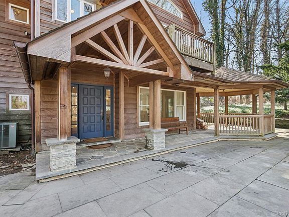 2nd image of 85 Cove Road
