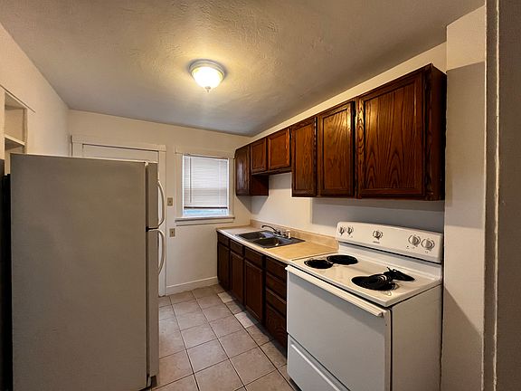 2nd image of 14 W 16th Ave