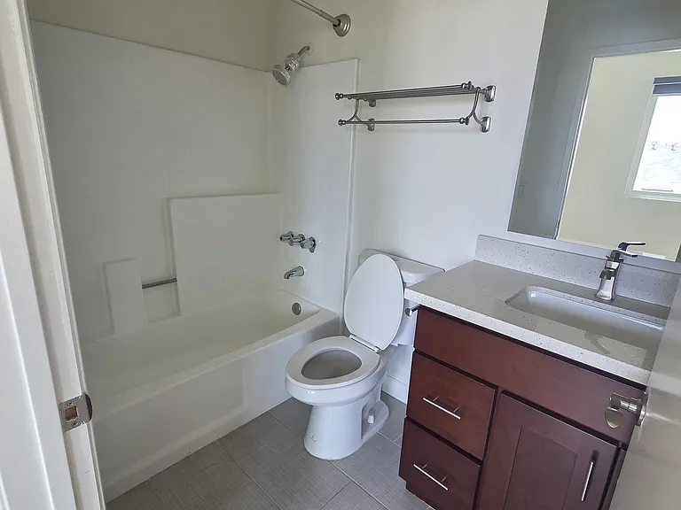 1130 Rexford Dr #4 — Photo 12