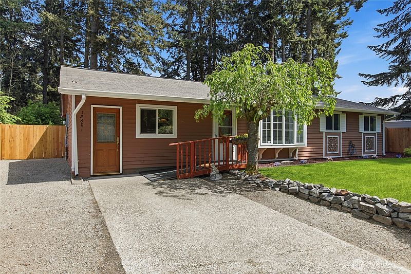 4th image of 12601 105th Avenue Ct E