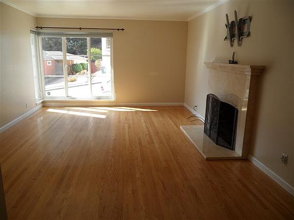 3rd image of 2140 Crestmoor Dr